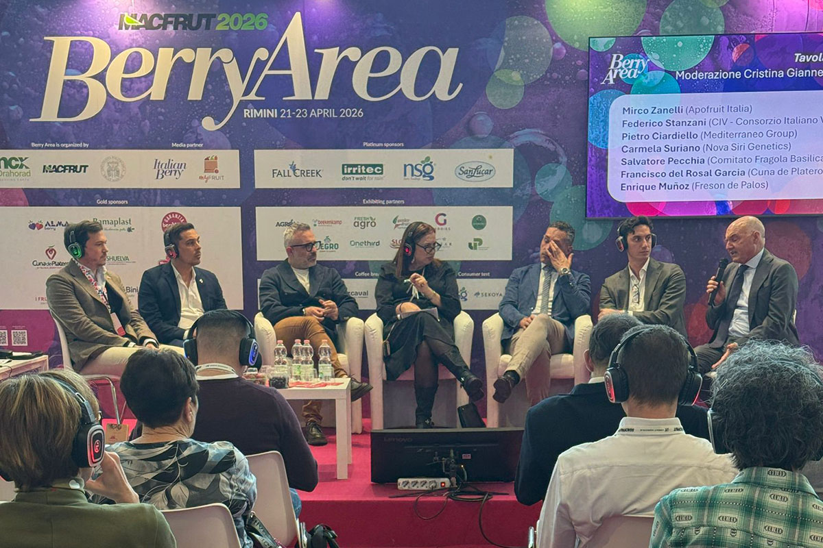 Stand de Cuna de Platero en Macfrut 2026 en Rimini con equipo comercial y técnico