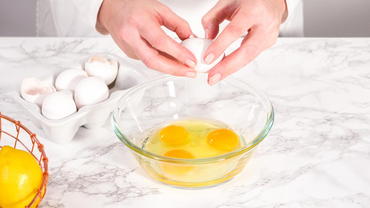 bizcocho otoñal de arándanos y canela batir ingredientes