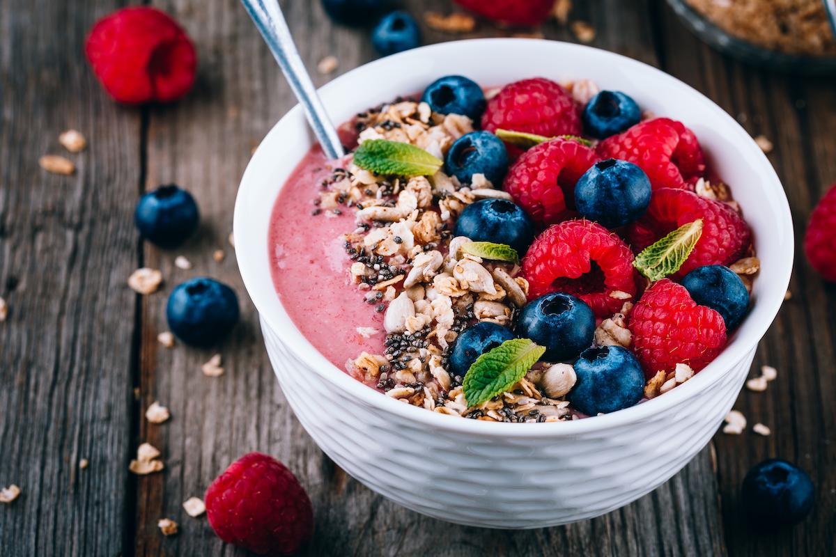 smoothie bowl frutos rojos emplatado